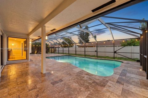 House in Davie, Florida 3 bedrooms, 144.93 sq.m. № 2065332 - photo 27