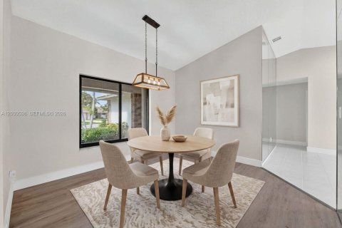 House in Davie, Florida 3 bedrooms, 144.93 sq.m. № 2065332 - photo 7