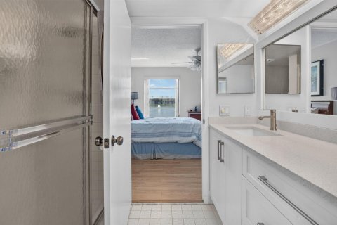 Condo in Delray Beach, Florida, 2 bedrooms  № 2384975 - photo 27