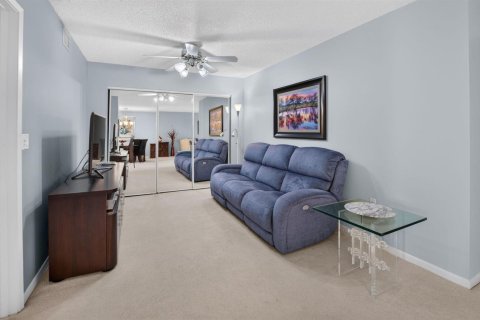 Condo in Delray Beach, Florida, 2 bedrooms  № 2384975 - photo 18