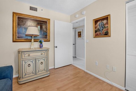 Condo in Delray Beach, Florida, 2 bedrooms  № 2384975 - photo 30