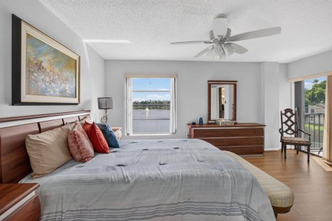 Condo in Delray Beach, Florida, 2 bedrooms  № 2384975 - photo 23
