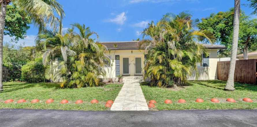 Villa ou maison à Biscayne Park, Floride 2 chambres, 74.32 m2 № 1887751