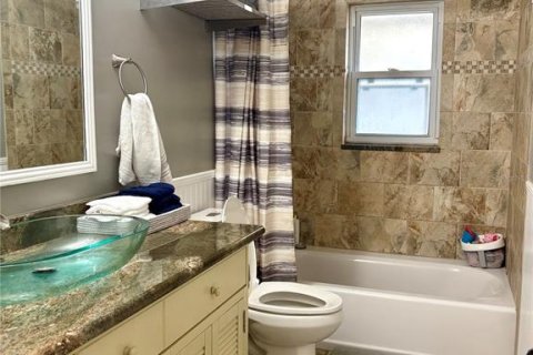 Casa en alquiler en Brandon, Florida, 4 dormitorios, 171.22 m2 № 1910482 - foto 17