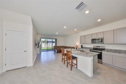 Townhouse in Wesley Chapel, Florida 3 bedrooms, 155.43 sq.m. № 1586848 - photo 2