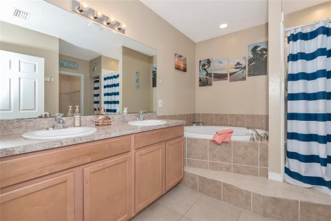 House in North Port, Florida 4 bedrooms, 198.07 sq.m. № 1839967 - photo 27
