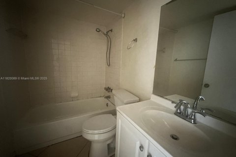 Copropriété à vendre à Deerfield Beach, Floride: 2 chambres, 82.4 m2 № 1777828 - photo 8