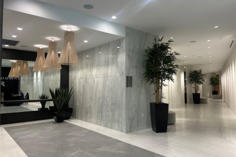 Condo in Sunny Isles Beach, Florida, 2 bedrooms in AURORA  № 2039001 - photo 23