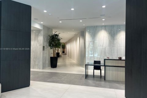 Condo in Sunny Isles Beach, Florida, 2 bedrooms in AURORA  № 2039001 - photo 21