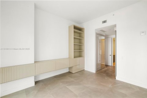 Condo in Sunny Isles Beach, Florida, 2 bedrooms in AURORA  № 2039001 - photo 14