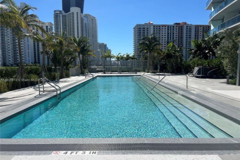 Condo in Sunny Isles Beach, Florida, 2 bedrooms in AURORA  № 2039001 - photo 29