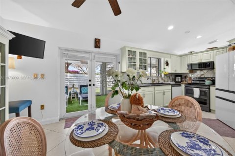Villa ou maison à louer à Miami, Floride: 4 chambres, 134.99 m2 № 2035977 - photo 13