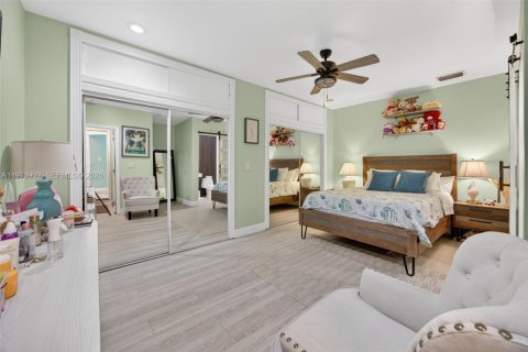 Villa ou maison à louer à Miami, Floride: 4 chambres, 134.99 m2 № 2035977 - photo 14