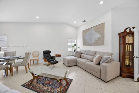 Villa ou maison à louer à Miami, Floride: 4 chambres, 134.99 m2 № 2035977 - photo 8