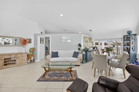 Villa ou maison à louer à Miami, Floride: 4 chambres, 134.99 m2 № 2035977 - photo 9