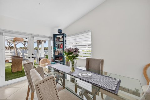 Villa ou maison à louer à Miami, Floride: 4 chambres, 134.99 m2 № 2035977 - photo 10