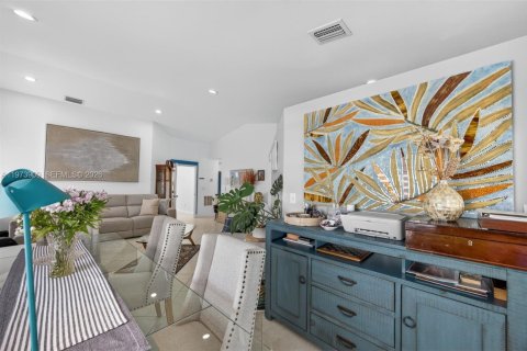 Villa ou maison à louer à Miami, Floride: 4 chambres, 134.99 m2 № 2035977 - photo 11