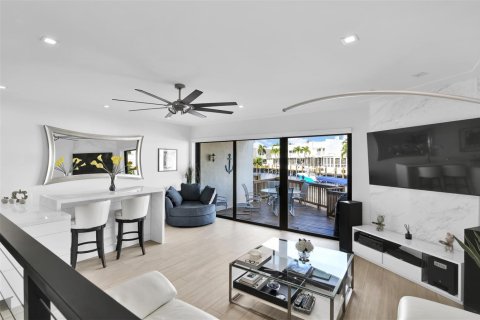 Townhouse in Highland Beach, Florida 3 bedrooms, 199.65 sq.m. № 2158430 - photo 19