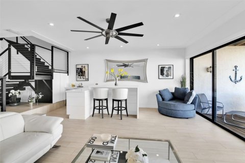 Townhouse in Highland Beach, Florida 3 bedrooms, 199.65 sq.m. № 2158430 - photo 22