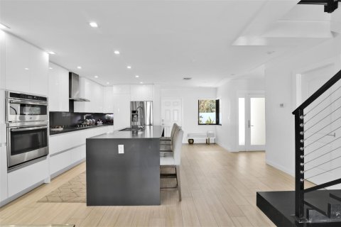 Townhouse in Highland Beach, Florida 3 bedrooms, 199.65 sq.m. № 2158430 - photo 6
