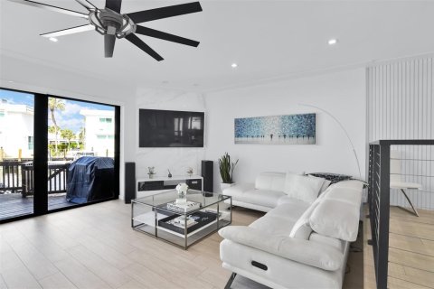 Townhouse in Highland Beach, Florida 3 bedrooms, 199.65 sq.m. № 2158430 - photo 20