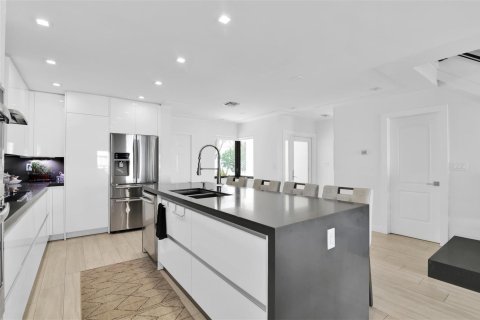 Townhouse in Highland Beach, Florida 3 bedrooms, 199.65 sq.m. № 2158430 - photo 11