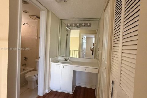 Снять в аренду кондоминиум в Майами, Флорида 2 спальни, 105.17м2, № 1990385 - фото 17