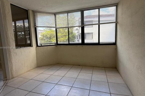 Снять в аренду кондоминиум в Майами, Флорида 2 спальни, 105.17м2, № 1990385 - фото 16