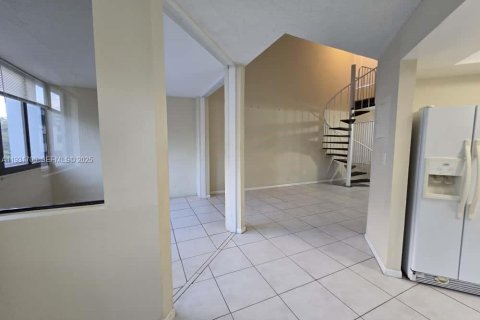 Снять в аренду кондоминиум в Майами, Флорида 2 спальни, 105.17м2, № 1990385 - фото 14