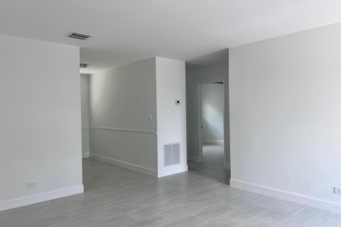 Apartment in North Palm Beach, Florida 3 rooms, 330.36 sq.m. № 2243401 - photo 8