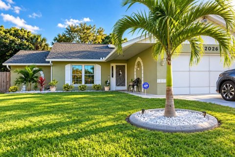 Casa en Port Charlotte, Florida 3 dormitorios, 144.56 m2 № 2370919