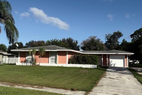 Villa ou maison à vendre à Port St. Lucie, Floride: 3 chambres, 132.01 m2 № 2387083 - photo 2
