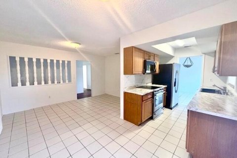 Villa ou maison à vendre à Port St. Lucie, Floride: 3 chambres, 132.01 m2 № 2387083 - photo 5