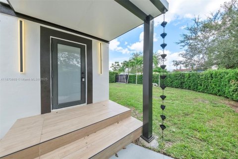 House in Miami, Florida 3 bedrooms, 116.69 sq.m. № 1920313 - photo 10