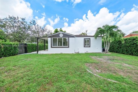 House in Miami, Florida 3 bedrooms, 116.69 sq.m. № 1920313 - photo 8