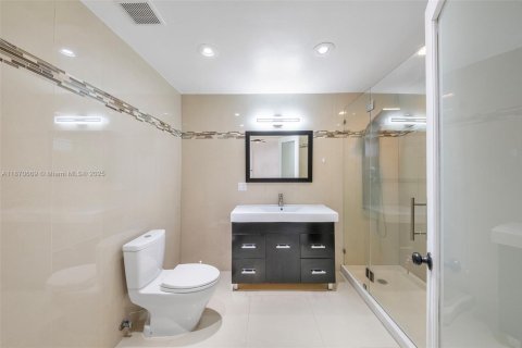 House in Miami, Florida 3 bedrooms, 116.69 sq.m. № 1920313 - photo 24