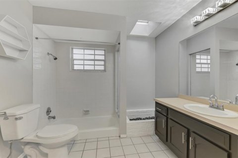 Villa ou maison à louer à Sarasota, Floride: 3 chambres, 143.26 m2 № 2107043 - photo 26