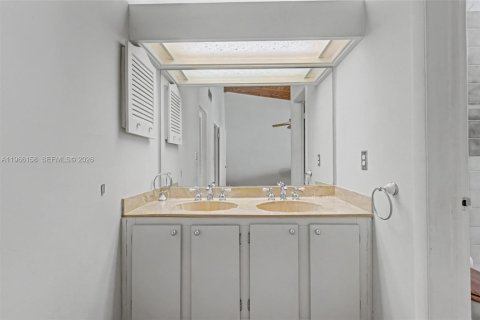 Touwnhouse à vendre à Miami, Floride: 2 chambres, 170.66 m2 № 2029501 - photo 25