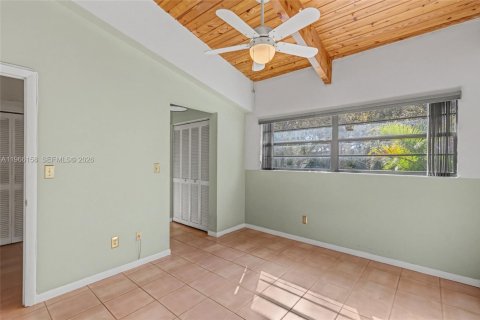 Touwnhouse à vendre à Miami, Floride: 2 chambres, 170.66 m2 № 2029501 - photo 18