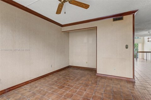 Touwnhouse à vendre à Miami, Floride: 2 chambres, 170.66 m2 № 2029501 - photo 12