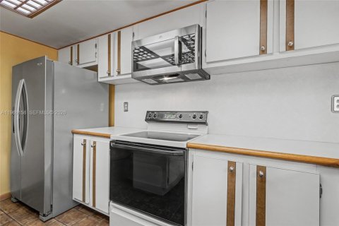 Touwnhouse à vendre à Miami, Floride: 2 chambres, 170.66 m2 № 2029501 - photo 9