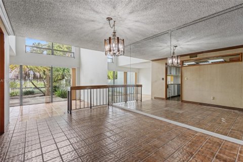 Touwnhouse à vendre à Miami, Floride: 2 chambres, 170.66 m2 № 2029501 - photo 7