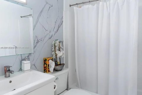 Купить кондоминиум в Майами, Флорида 2 спальни, 124.86м2, № 2018507 - фото 5