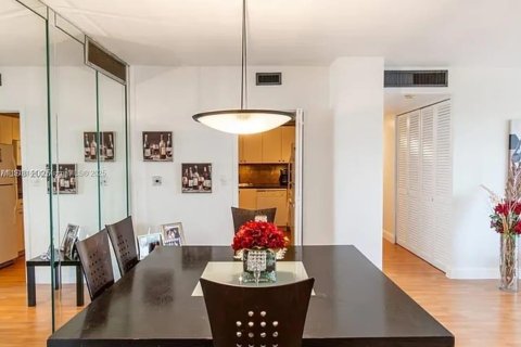 Купить кондоминиум в Майами, Флорида 2 спальни, 124.86м2, № 2018507 - фото 13