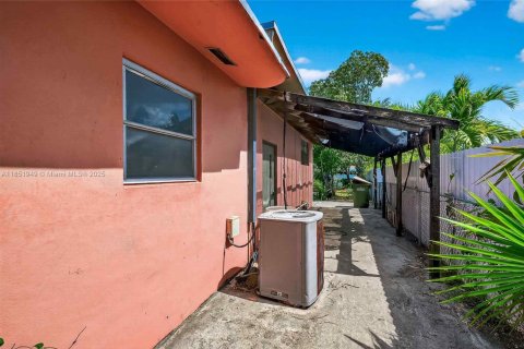 Land in North Miami, Florida № 1858518 - photo 9