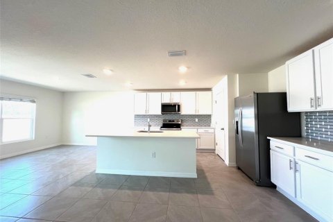 Villa ou maison à louer à Ocala, Floride: 4 chambres, 215.44 m2 № 2234295 - photo 3