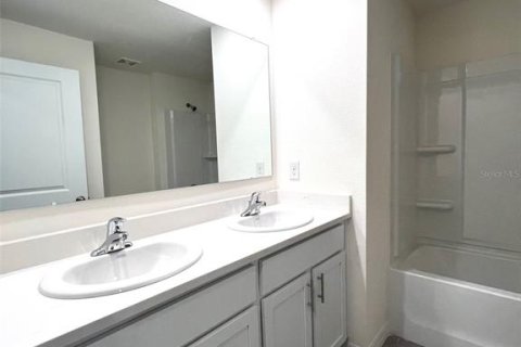 Villa ou maison à louer à Ocala, Floride: 4 chambres, 215.44 m2 № 2234295 - photo 12