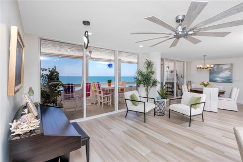 Copropriété à vendre à Redington Shores, Floride: 3 chambres, 179.95 m2 № 1856023 - photo 15