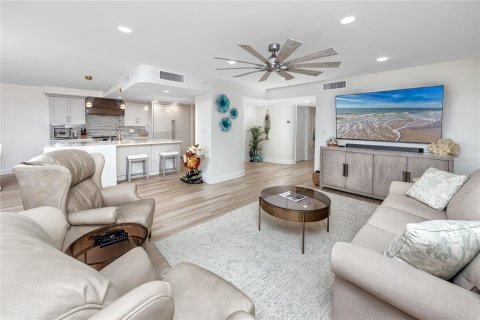Copropriété à vendre à Redington Shores, Floride: 3 chambres, 179.95 m2 № 1856023 - photo 12