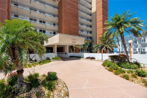 Copropriété à vendre à Redington Shores, Floride: 3 chambres, 179.95 m2 № 1856023 - photo 4